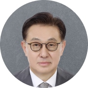 Director, Byeon Yeong-hoon